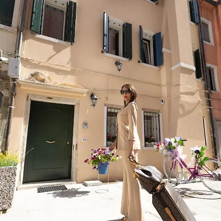 فندق مبيت وإفطار Luxury Antonietta