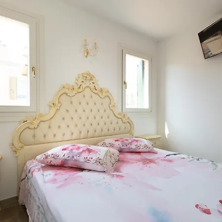 Luxury Antonietta Couette-café 3*