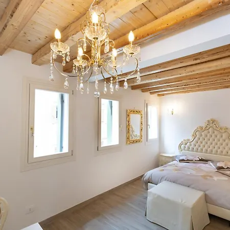 Luxury Antonietta Bed and Breakfast 3*