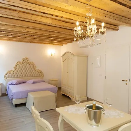 Luxury Antonietta Bed & Breakfast 3*
