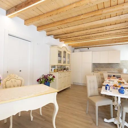 Luxury Antonietta Couette-café